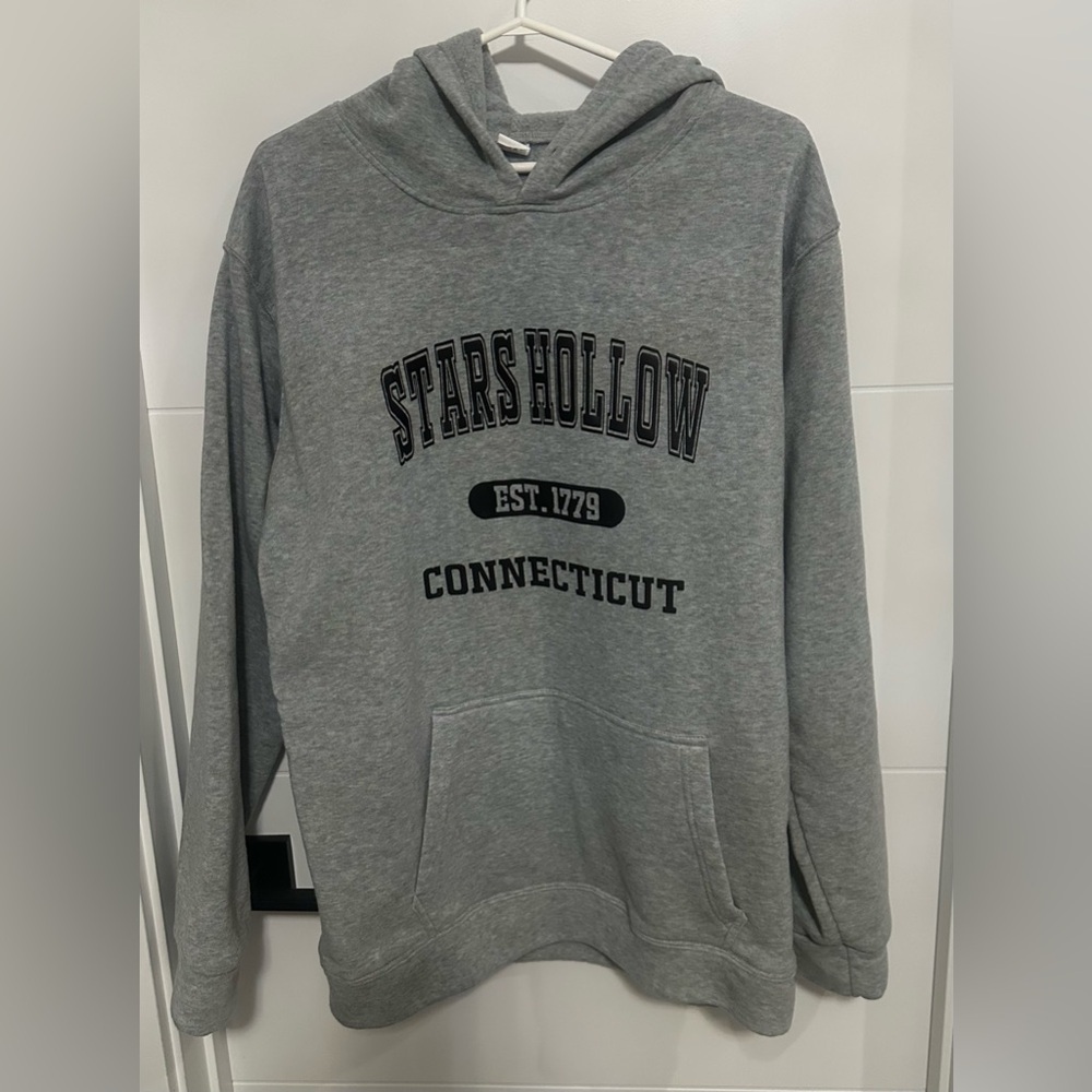 Women’s Graphic Hoodie (ptp approx 23in)